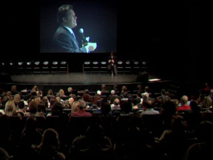 Gallery photo 2 of Multimedia Stage Hypnotist Experience