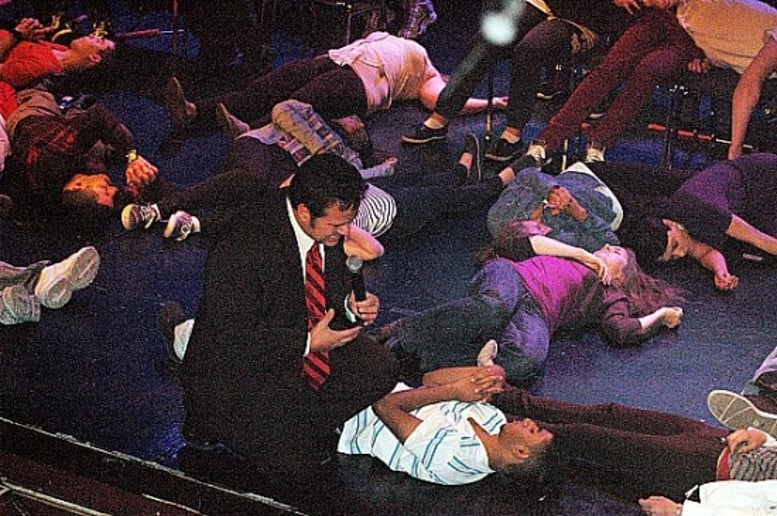 Gallery photo 8 of Multimedia Stage Hypnotist Experience