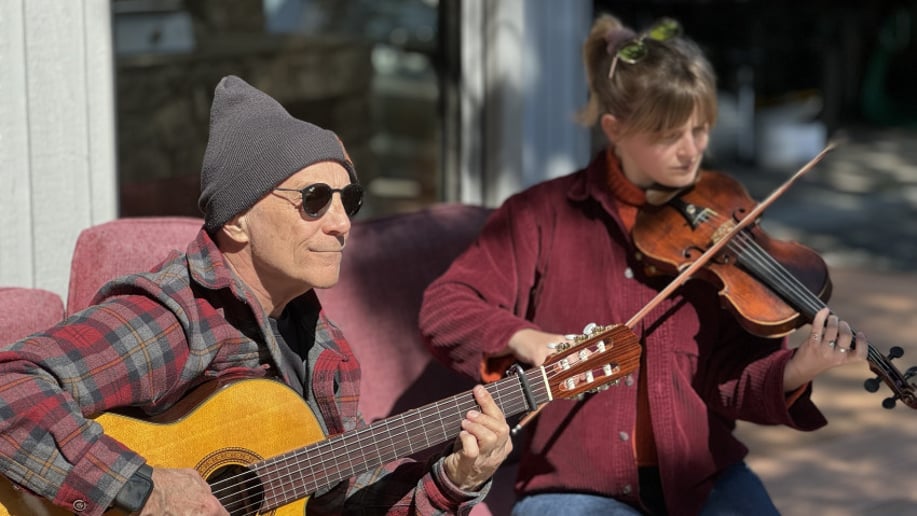 Gallery photo 4 of Multistyle Violinist and Fiddler