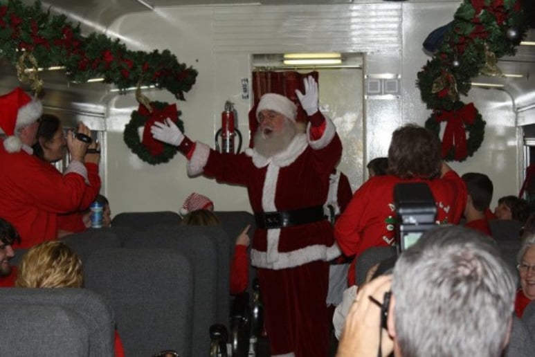 Gallery photo 2 of Music City Santa & Mrs. Claus