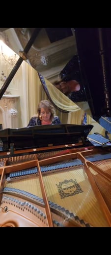 Gallery photo 1 of Liliana Piano
