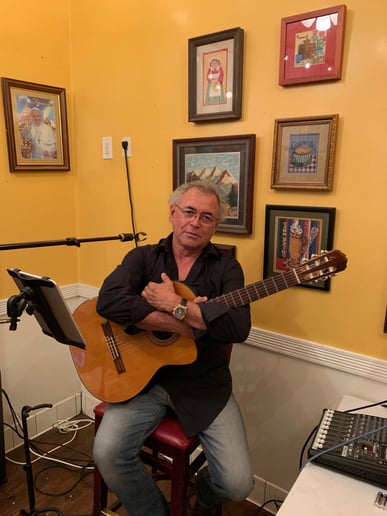 Gallery photo 2 of Music Of The World By Ricardo
