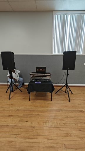 Gallery photo 5 of DJ Doxblox