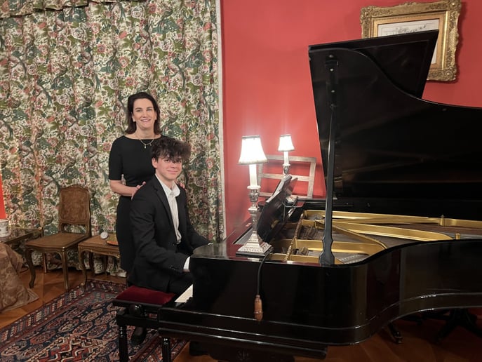 Gallery photo 3 of My Piano Man