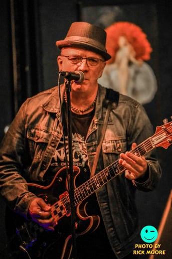 Gallery photo 8 of Myles and the Longshots