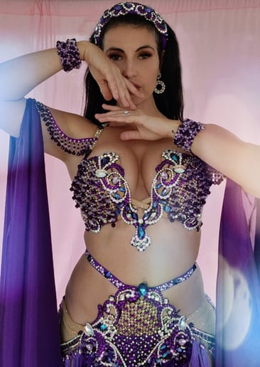 Gallery photo 32 of Myrian Bellydancer