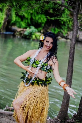Gallery photo 45 of Myrian Bellydancer