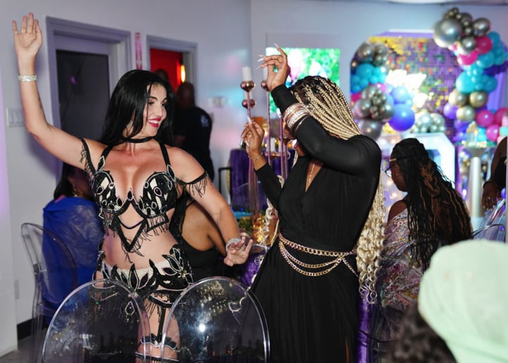 Gallery photo 53 of Myrian Bellydancer