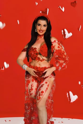 Gallery photo 18 of Myrian Bellydancer