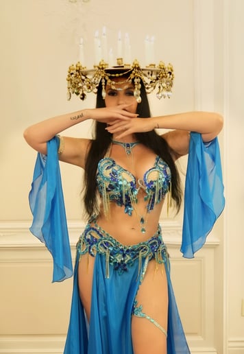 Gallery photo 7 of Myrian Bellydancer