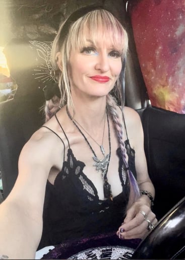 Gallery photo 3 of Mystic Mel