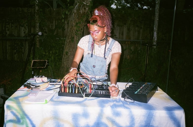 Gallery photo 1 of Mystix
