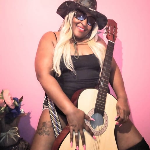 Gallery photo 1 of MzzBrownSugar