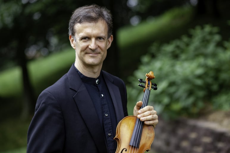 Gallery photo 4 of Charles May - Violinist/Fiddler