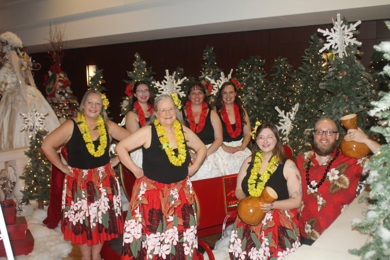 Gallery photo 10 of Na Wahine O Ke Anuenue