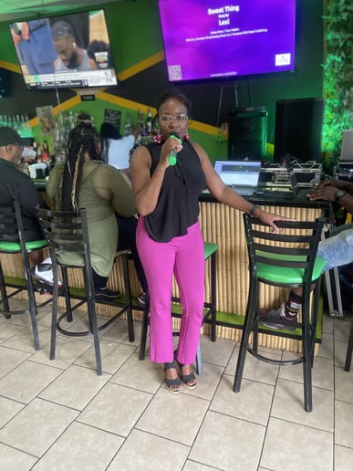 Gallery photo 3 of Nadine's Karaoke
