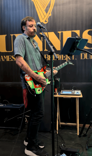Gallery photo 2 of Naples Guitar Man