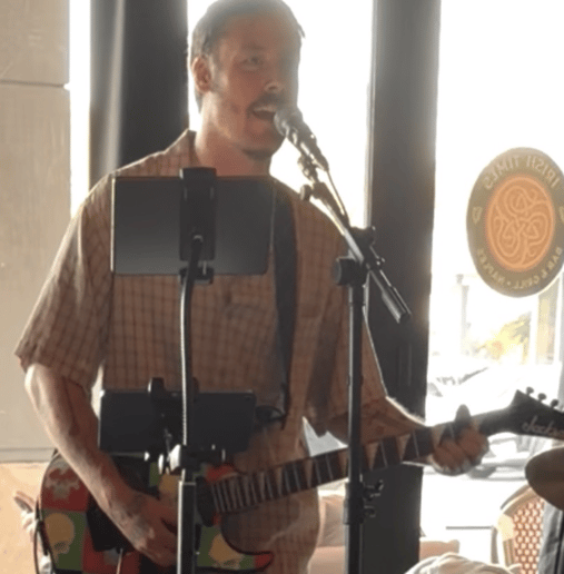 Gallery photo 8 of Naples Guitar Man