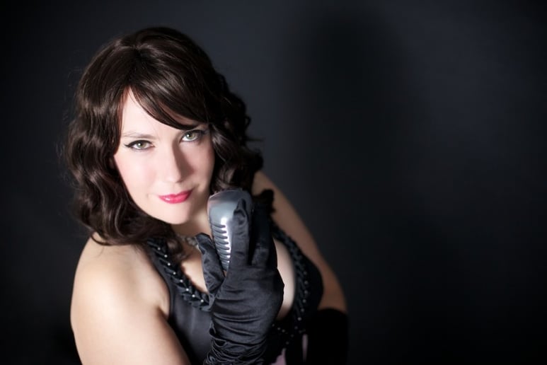 Gallery photo 2 of Nara Taylor Vintage Singer