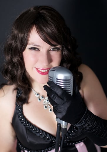 Gallery photo 3 of Nara Taylor Vintage Singer