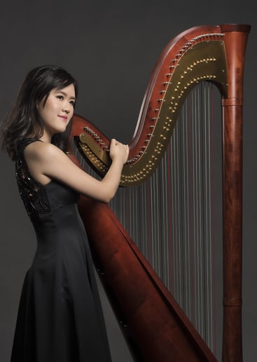 Gallery photo 2 of Natalie Man, Harpist