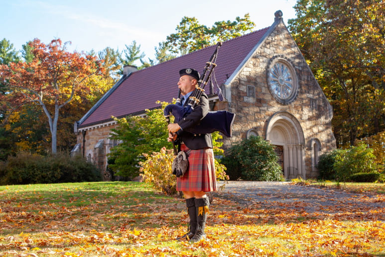 Gallery photo 4 of Nate Silva: "Passion Piper"