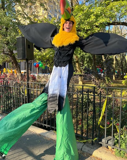 Gallery photo 3 of Nathan Rankin - Stilt Walker