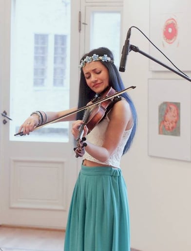 Gallery photo 3 of Natia Mag