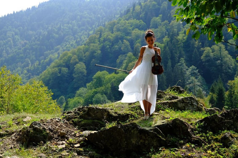 Gallery photo 5 of Natia Mag