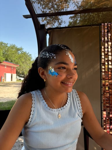 Gallery photo 4 of Nav’s Sparkle Bar