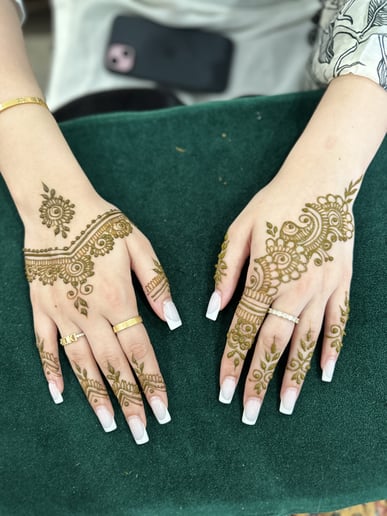 Gallery photo 5 of Naz e Henna