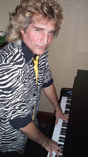 Gallery photo 7 of (Nearly) Rod Stewart