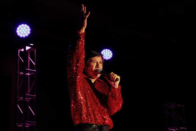 Gallery photo 7 of Neil Diamond Tribute by Steve Roth