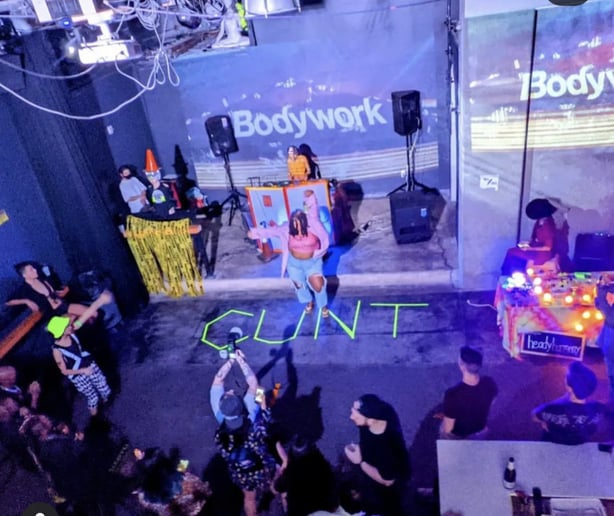 Gallery photo 2 of Neon