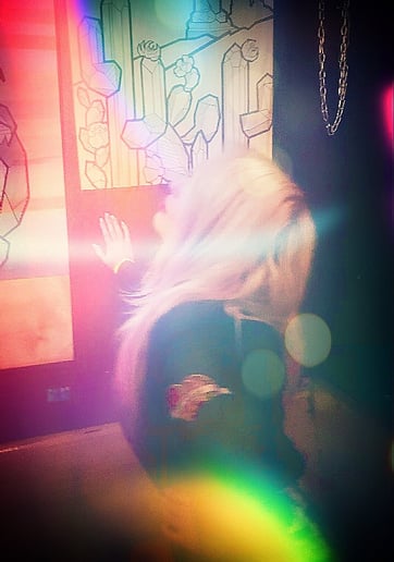 Gallery photo 9 of Neon Medium