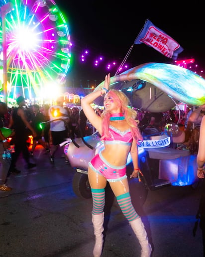 Gallery photo 7 of Neon Nexxus