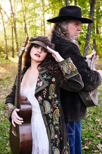 Gallery photo 1 of Nettie & The Delta Boy