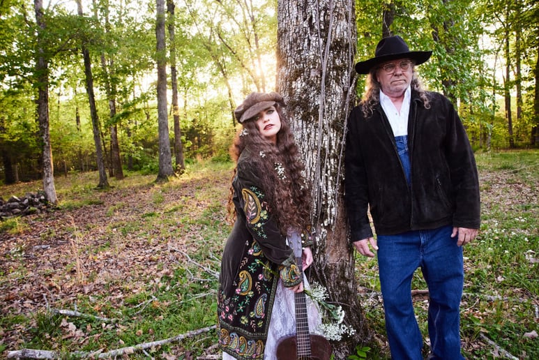 Gallery photo 3 of Nettie & The Delta Boy