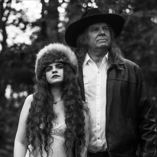 Gallery photo 4 of Nettie & The Delta Boy