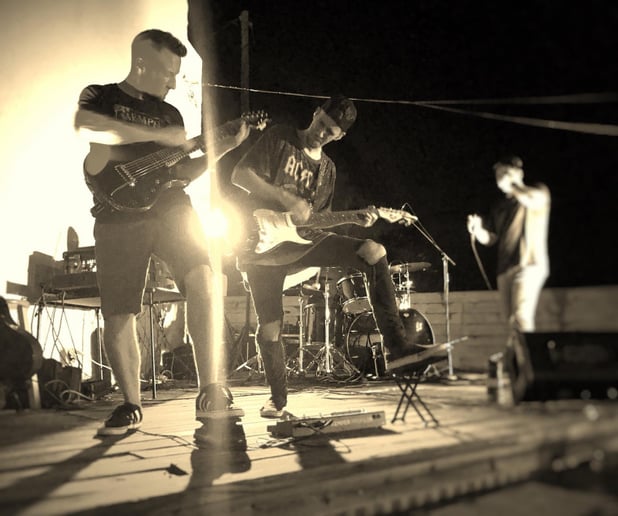 Gallery photo 5 of Nevermind - 90s Rock Coverband