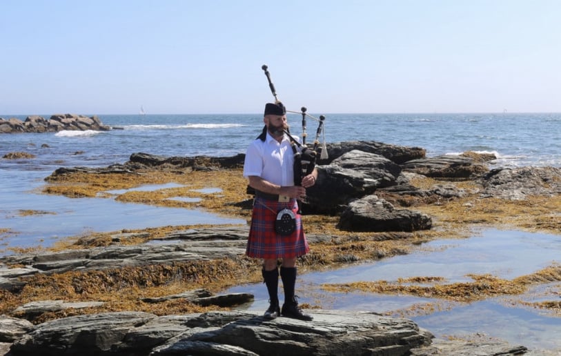 Gallery photo 9 of New England Highland Piper