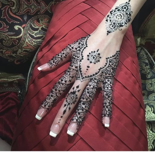 Gallery photo 4 of New Orleans Henna and Body Art