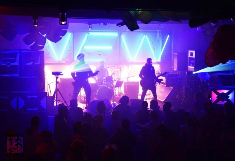 Gallery photo 1 of New Wave Crave