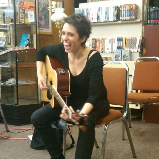 Gallery photo 8 of Children's Party Singer and Music Teacher