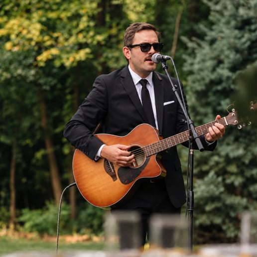 Gallery photo 12 of Nick James