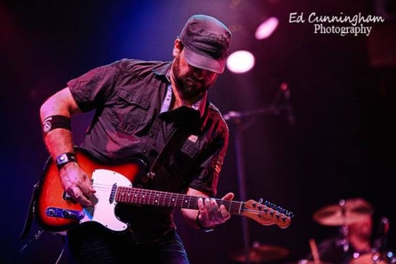 Gallery photo 2 of Nick Netherton & Blue Wave Entertainment