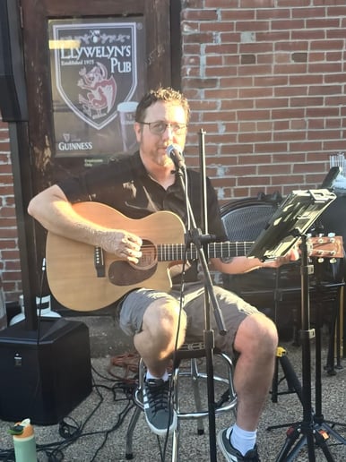 Gallery photo 1 of Nick Vullo