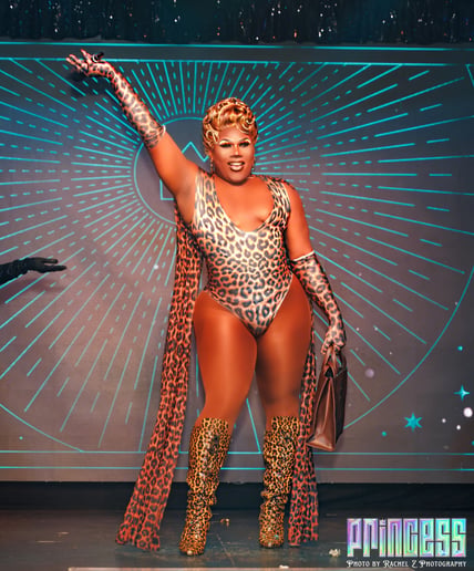 Gallery photo 1 of Nicki J