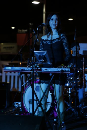 Gallery photo 7 of Nicki Park    solo/duo/trio/band
