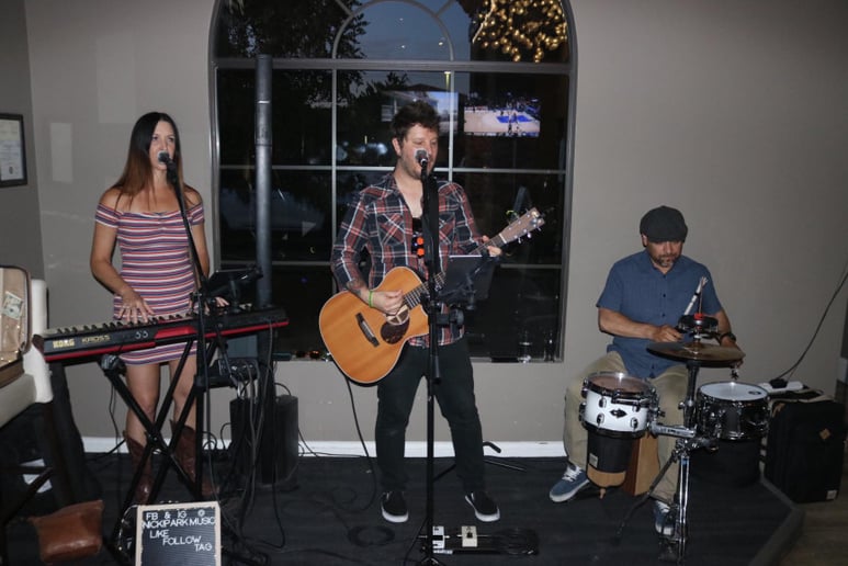 Gallery photo 8 of Nicki Park    solo/duo/trio/band